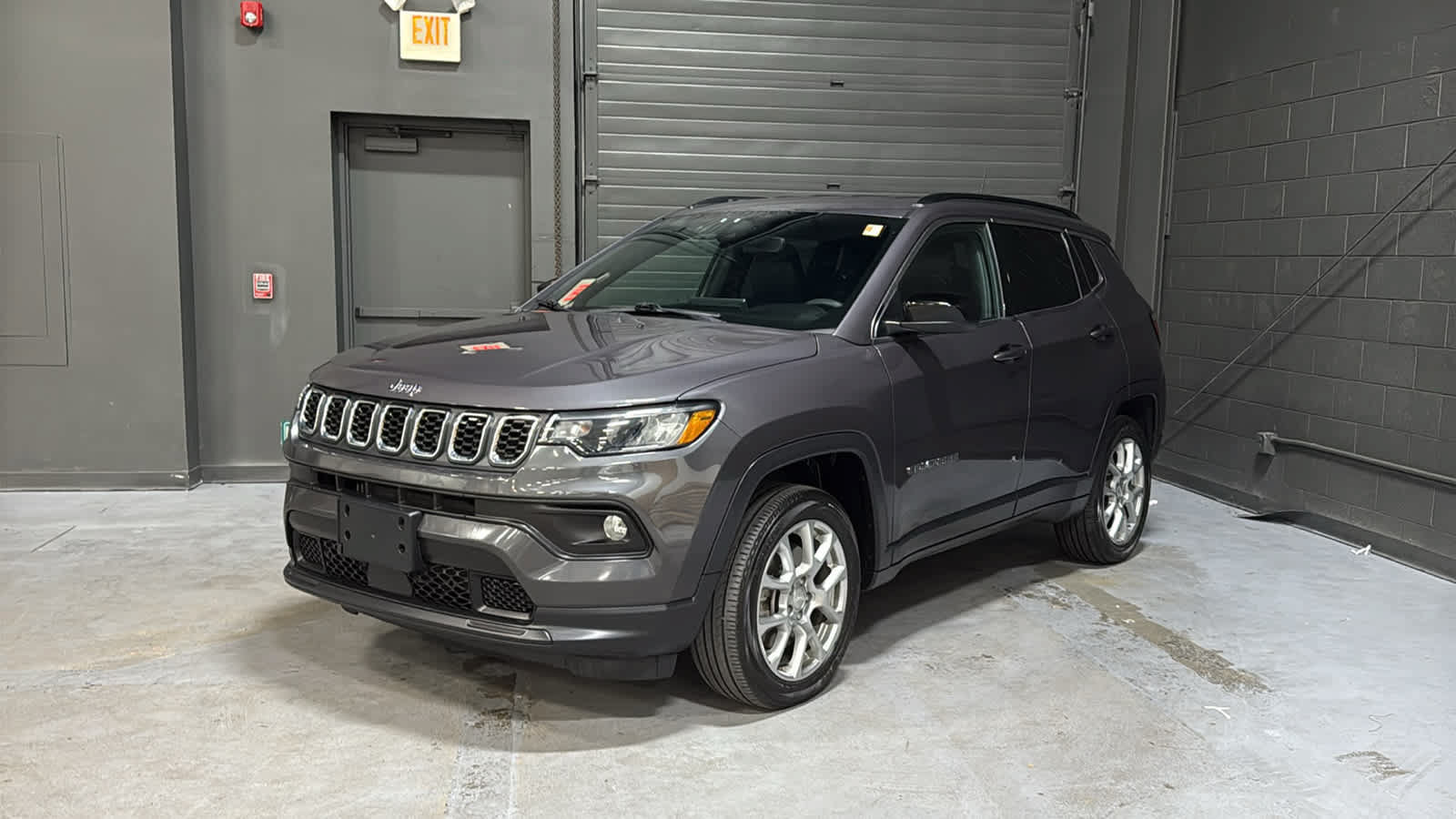 Used 2024 Jeep Compass Latitude AWD/4WD image 4