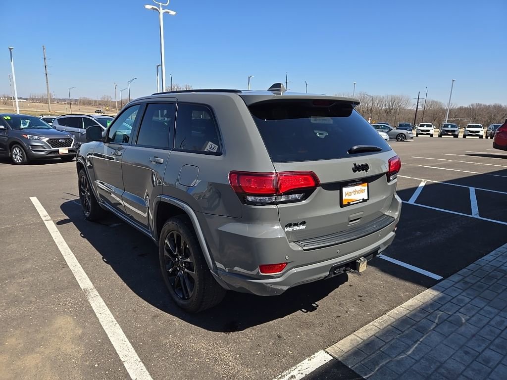 Used 2021 Jeep Grand Cherokee Laredo X image 3