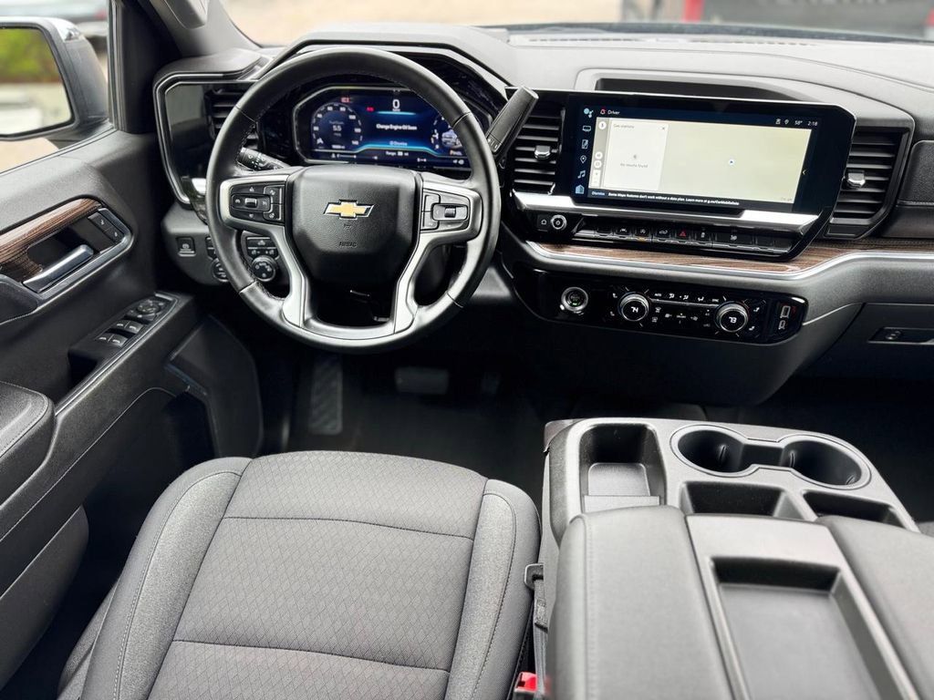 Used 2024 Chevrolet Silverado 1500 LT AWD/4WD image 18