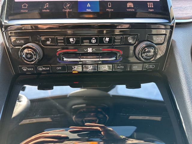 Used 2022 Jeep Grand Cherokee L Summit w/ Luxury Tech Group V AWD/4WD image 20