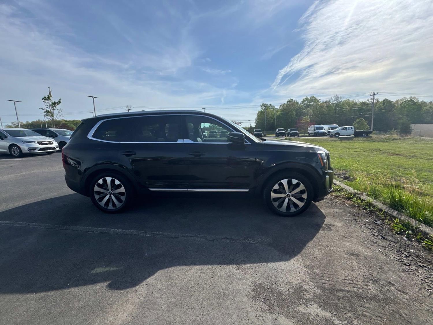 Used 2021 Kia Telluride EX w/ EX Premium Package image 3