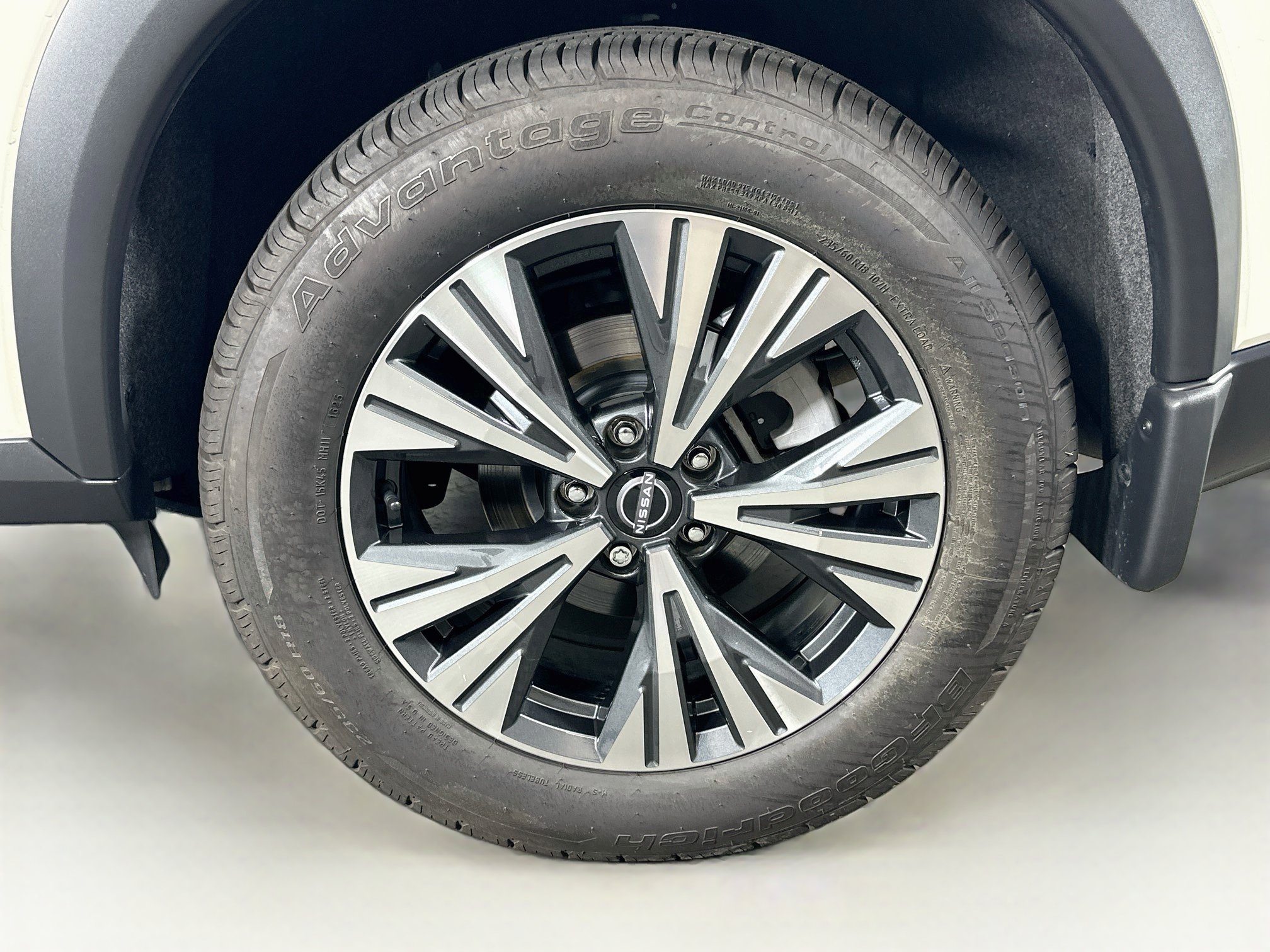 Used 2023 Nissan Rogue SV FWD image 11