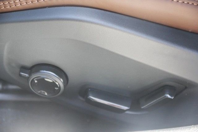 New 2025 Volvo V60 B5 Cross Country Ultra w/ Climate Package image 20