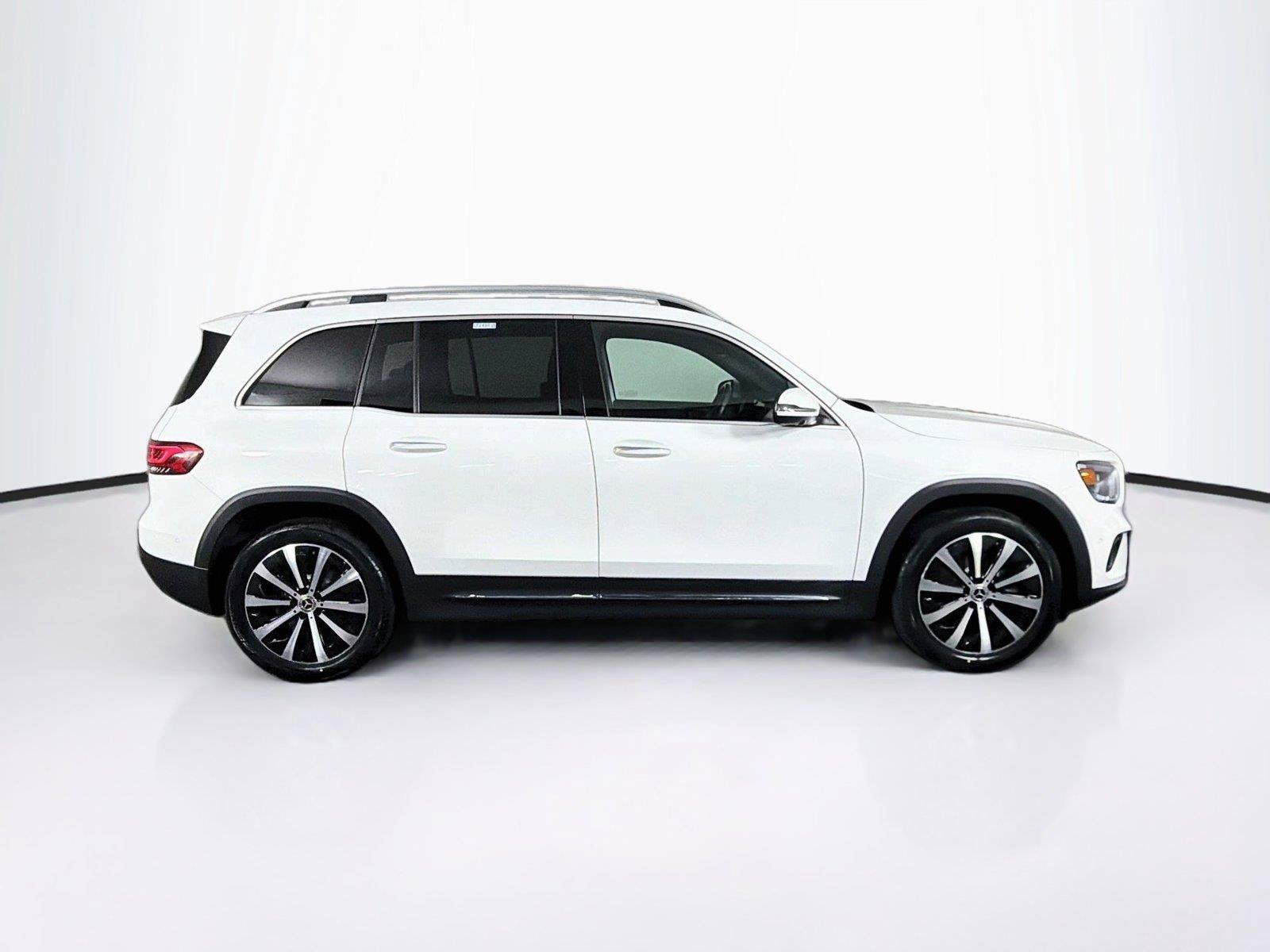 Used 2023 Mercedes-Benz GLB 250 4MATIC image 12