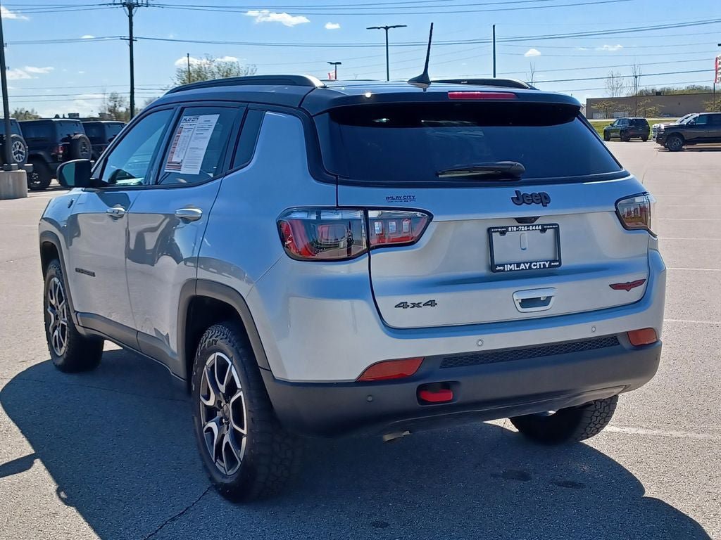 Used 2024 Jeep Compass Trailhawk AWD/4WD image 3