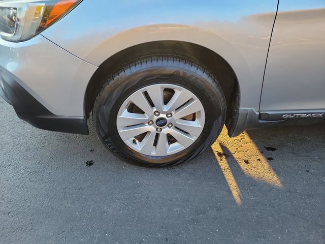 Used 2018 Subaru Outback 2.5i Premium image 18