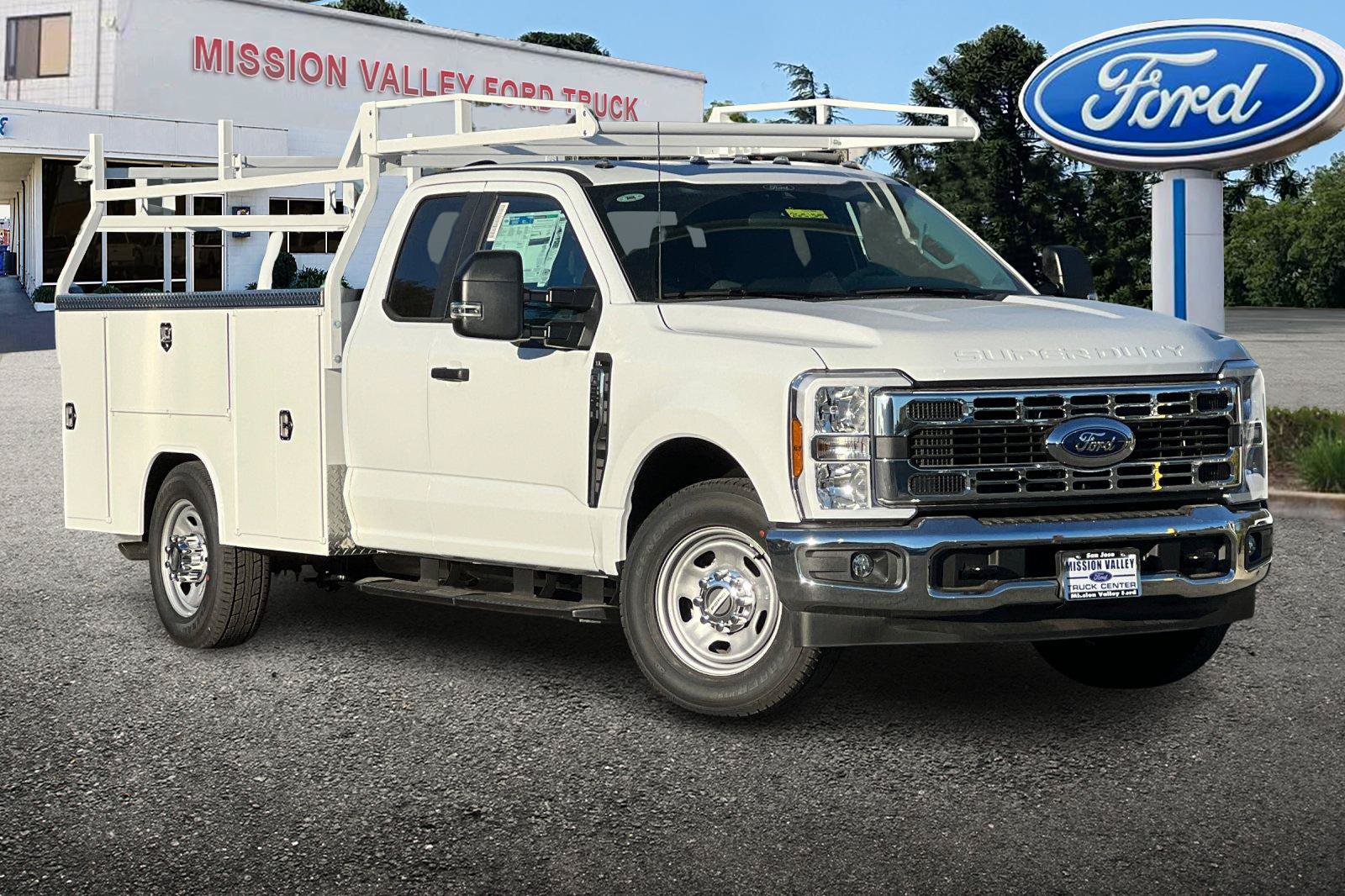 New 2026 Ford F350 XL w/ XL Chrome Package RWD image 2