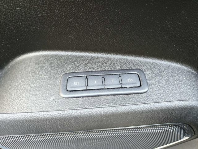 Used 2020 Chevrolet Suburban LT w/ Luxury Package image 37