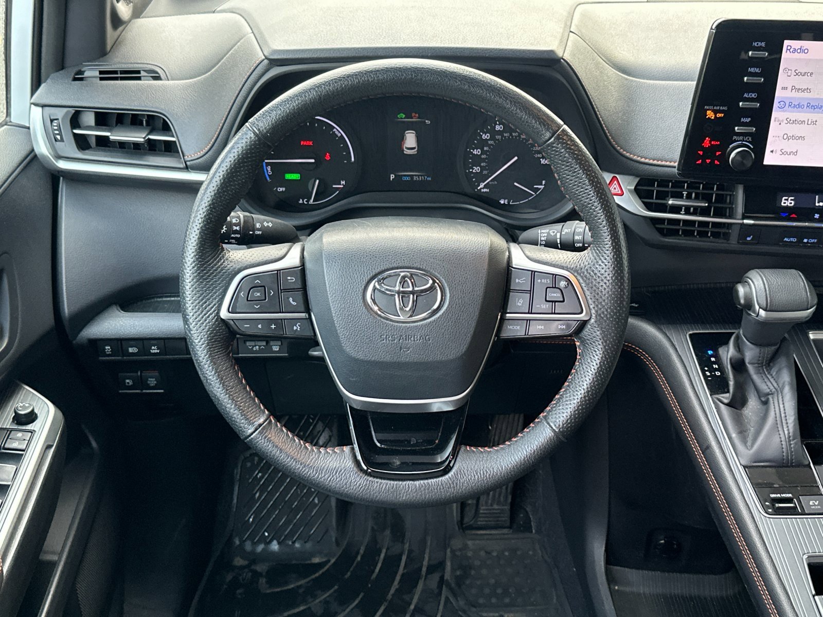 Used 2022 Toyota Sienna XSE image 13