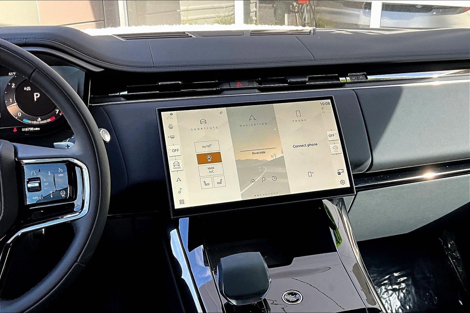 Used 2025 Land Rover Range Rover Sport SE image 6