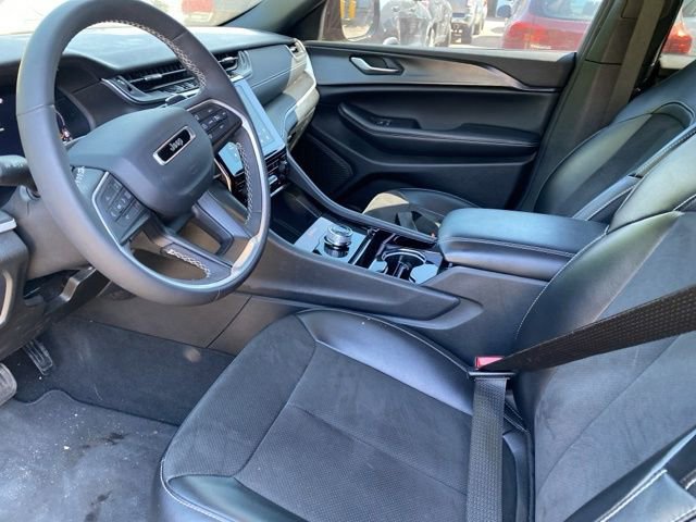 Used 2023 Jeep Grand Cherokee L Laredo RWD image 23