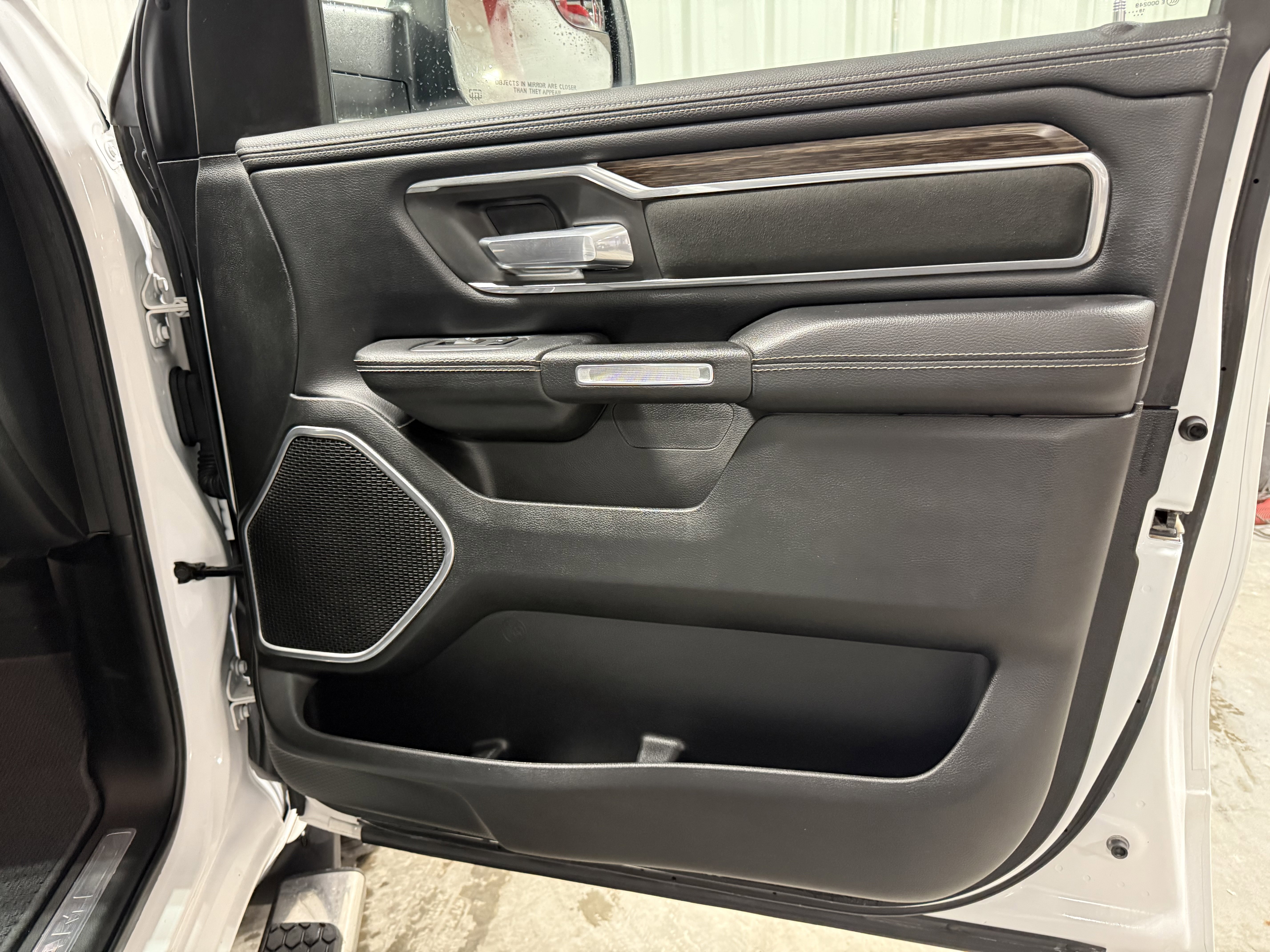 Used 2020 RAM 1500 Laramie image 10