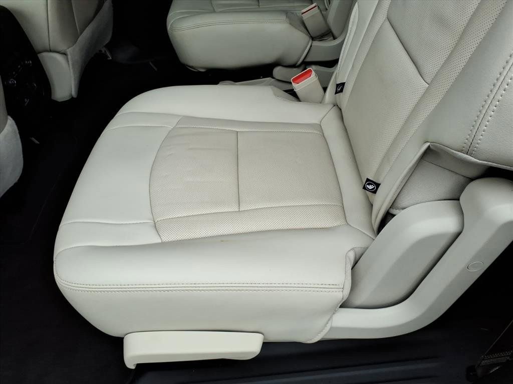 Used 2023 Buick Enclave Essence w/ Experience Buick Package image 21