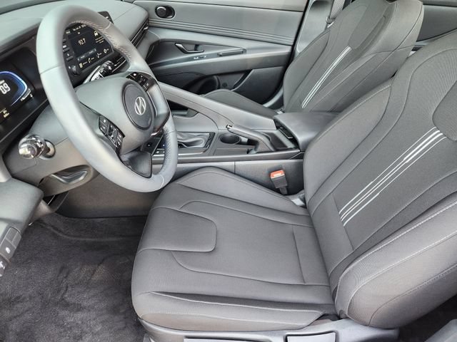 Certified 2025 Hyundai Elantra Sport FWD image 7