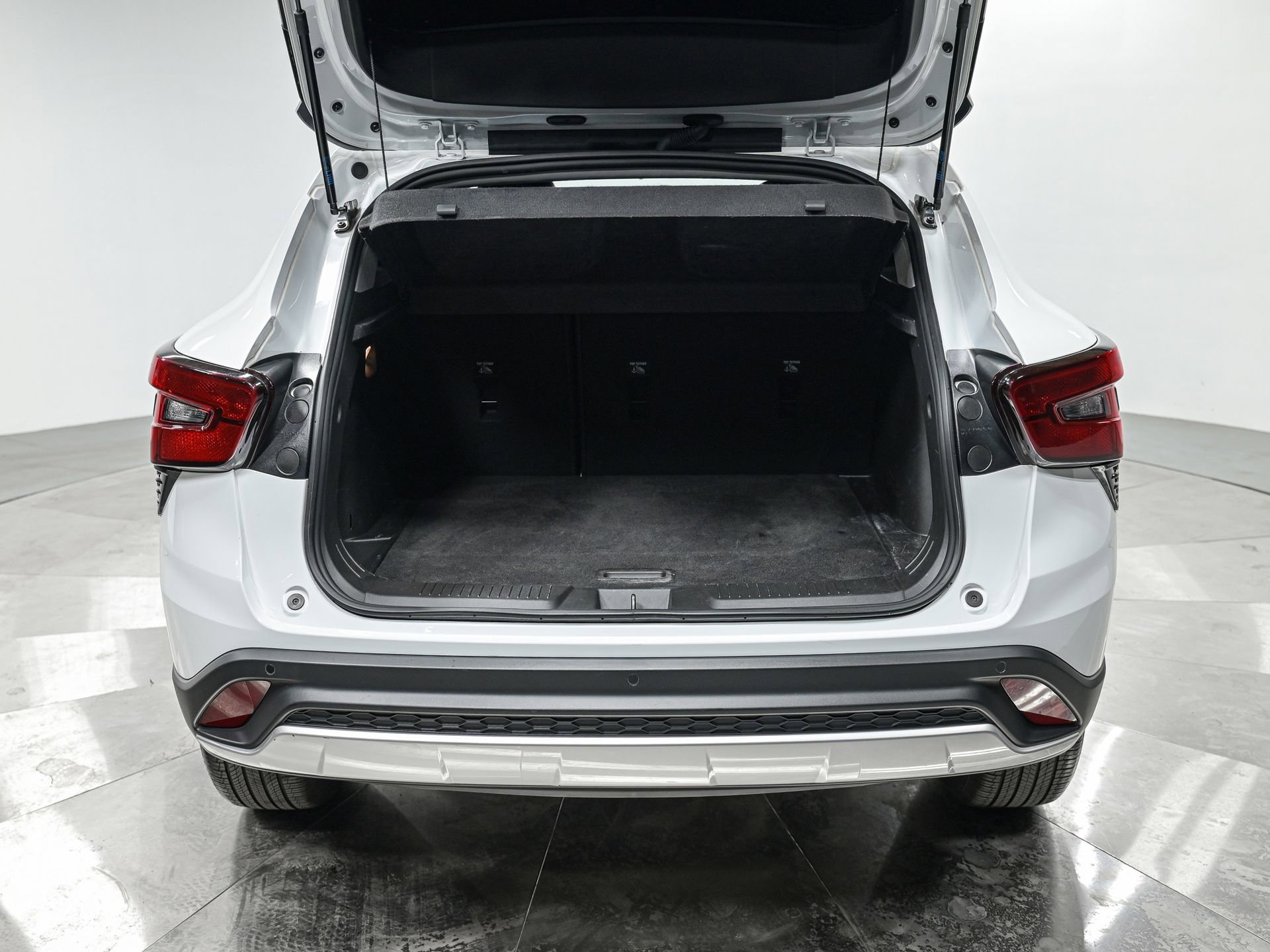 Used 2024 Chevrolet Trax LT FWD image 7