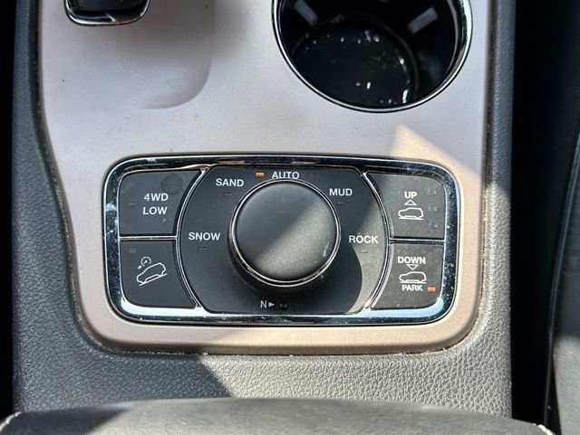 Used 2014 Jeep Grand Cherokee Overland AWD/4WD image 33