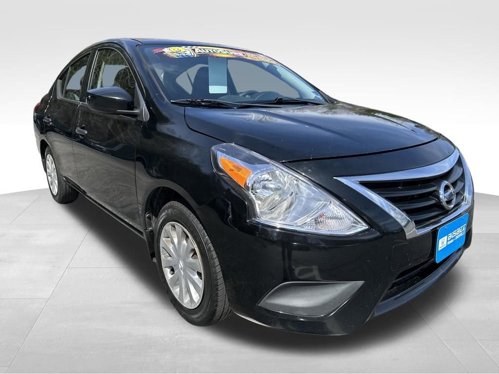 Used 2017 Nissan Versa S image 9
