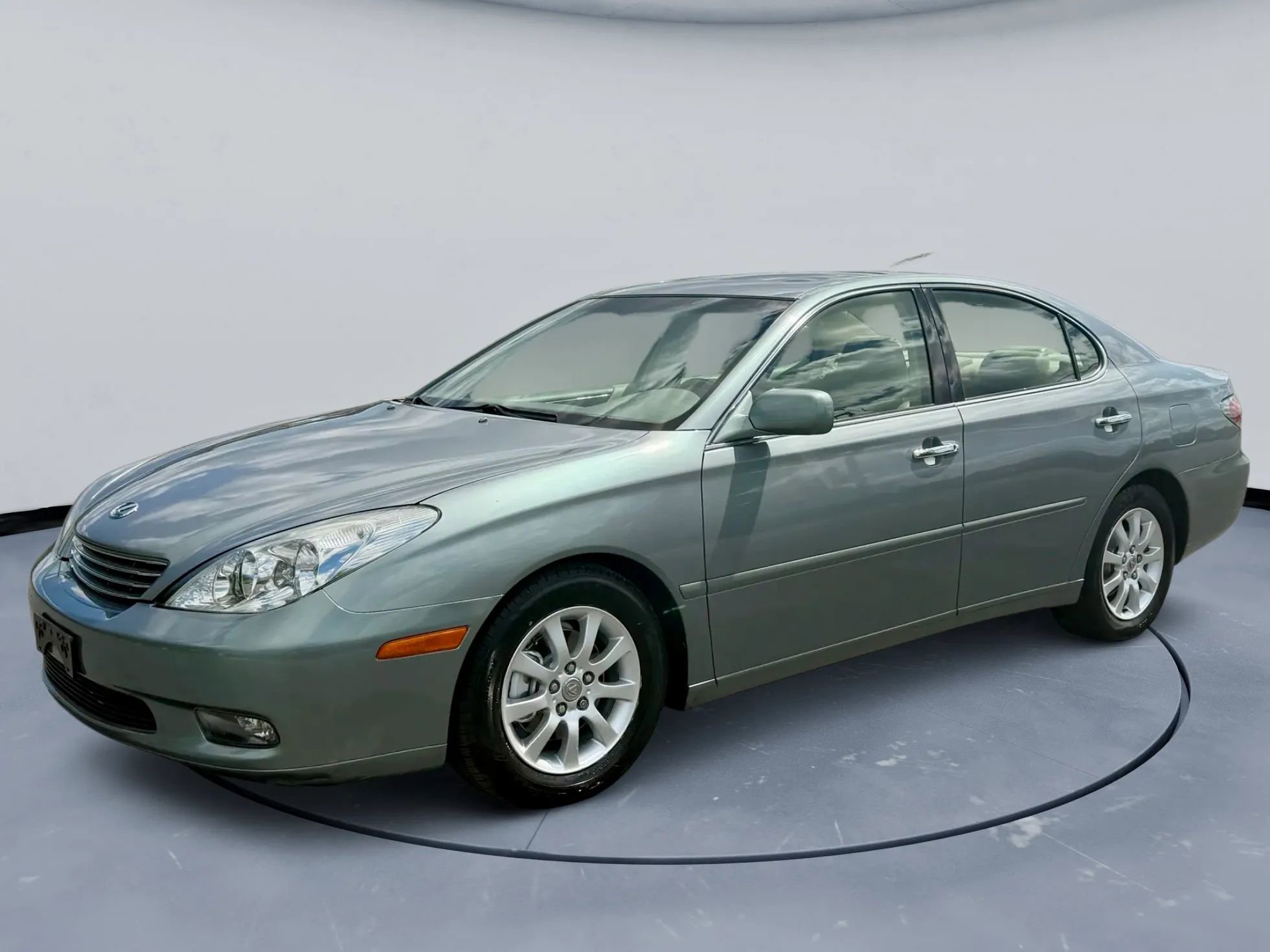 Used 2002 Lexus ES 330 FWD image 2