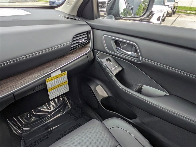 New 2026 Nissan Rogue Platinum w/ Platinum Premium Package image 19
