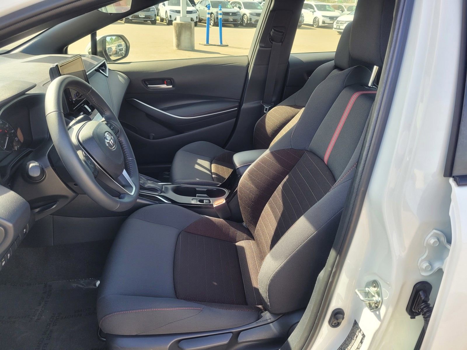 Used 2024 Toyota Corolla SE w/ SE Package image 10