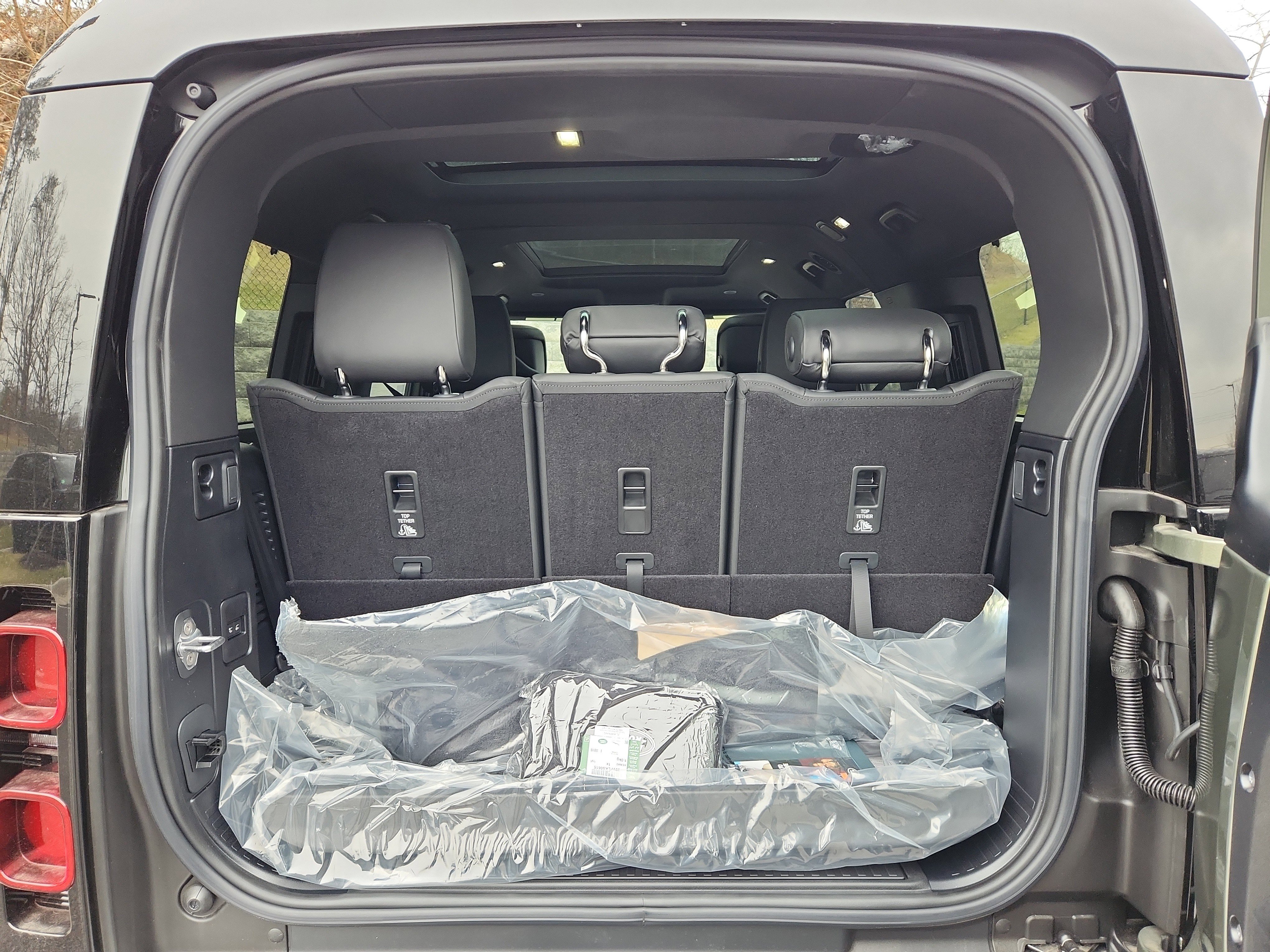 Used 2025 Land Rover Defender 130 S image 13