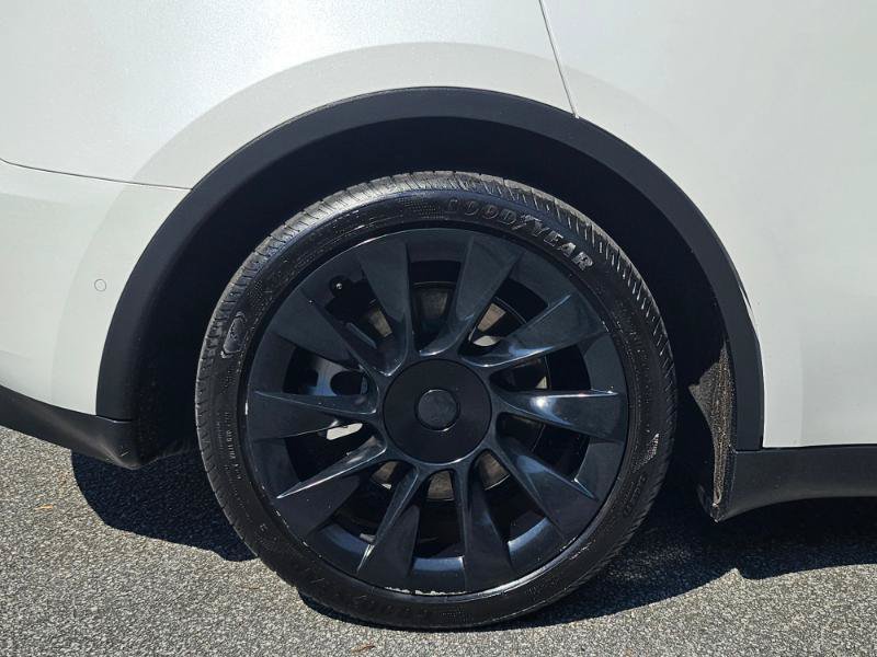 Used 2022 Tesla Model Y Long Range AWD/4WD image 16