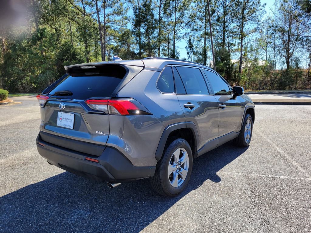 Used 2022 Toyota RAV4 XLE image 6