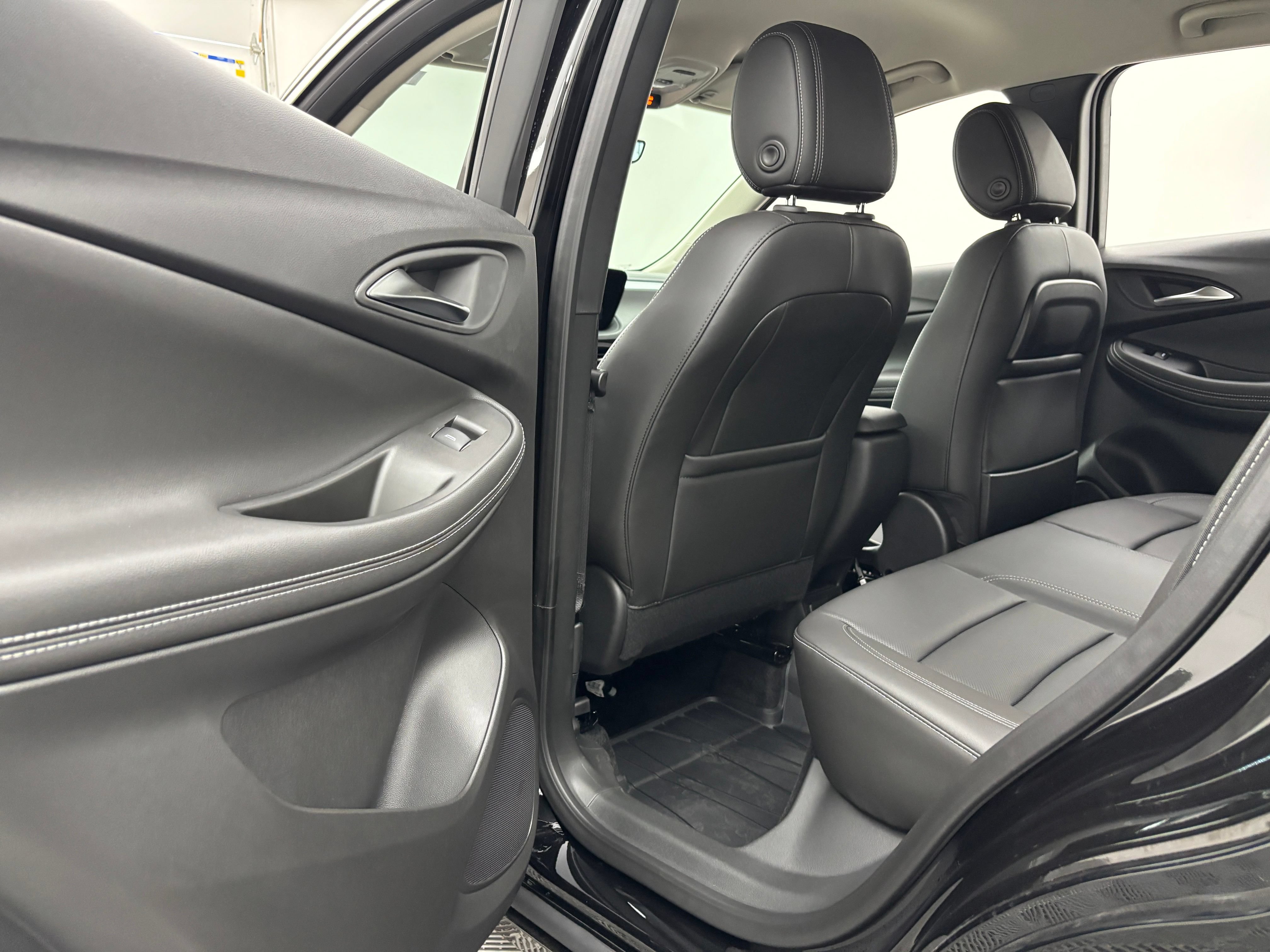 New 2026 Buick Encore GX Avenir w/ Avenir Technology Package AWD/4WD image 37