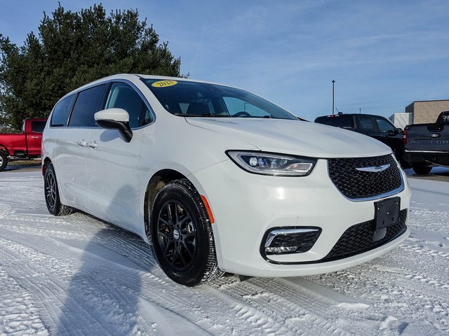 Used 2023 Chrysler Pacifica Touring-L image 21