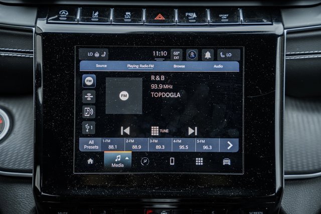 Used 2023 Jeep Grand Cherokee Altitude image 31