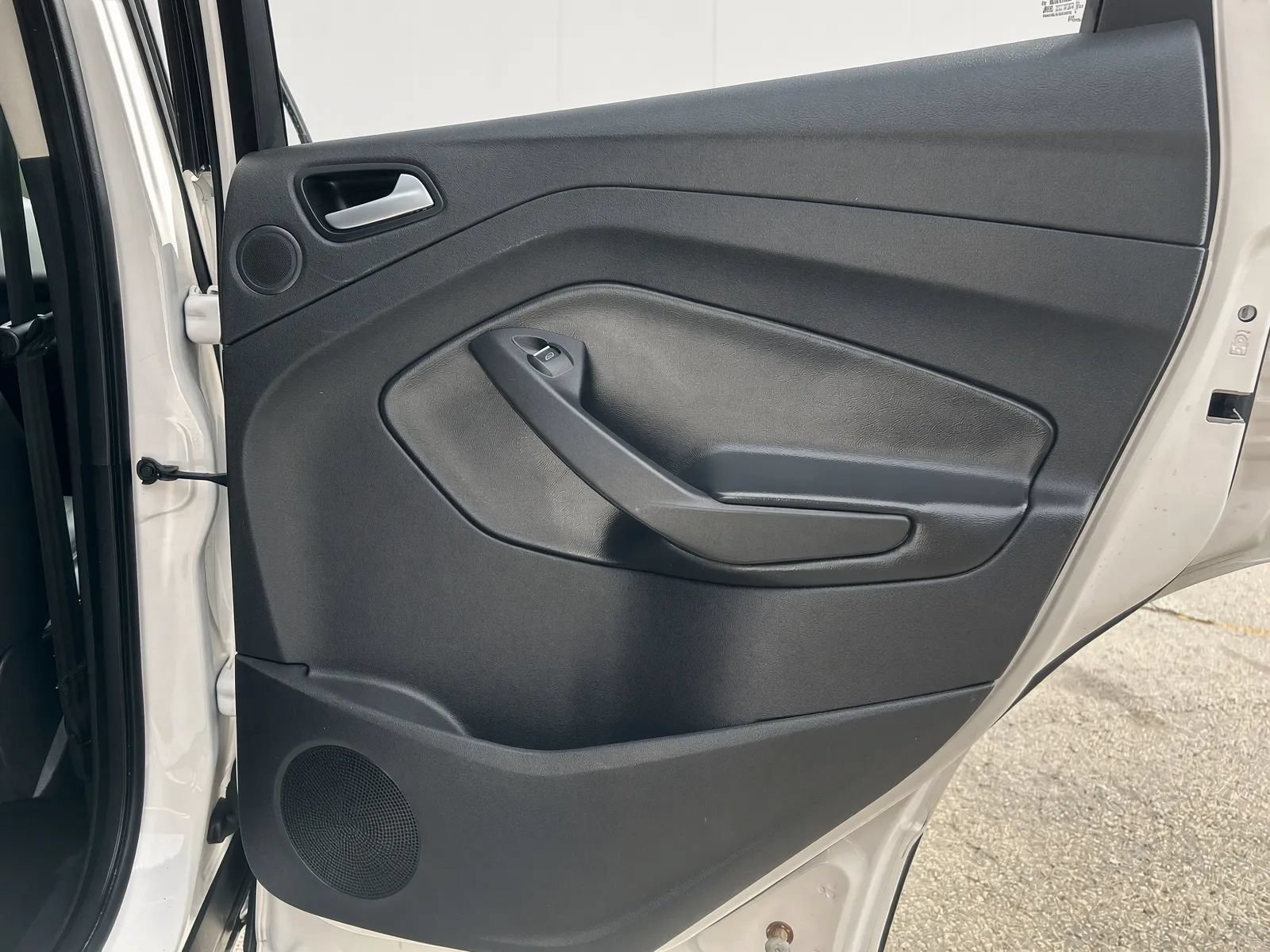 Used 2018 Ford Escape Titanium w/ Ford Safe & Smart Package AWD/4WD image 19