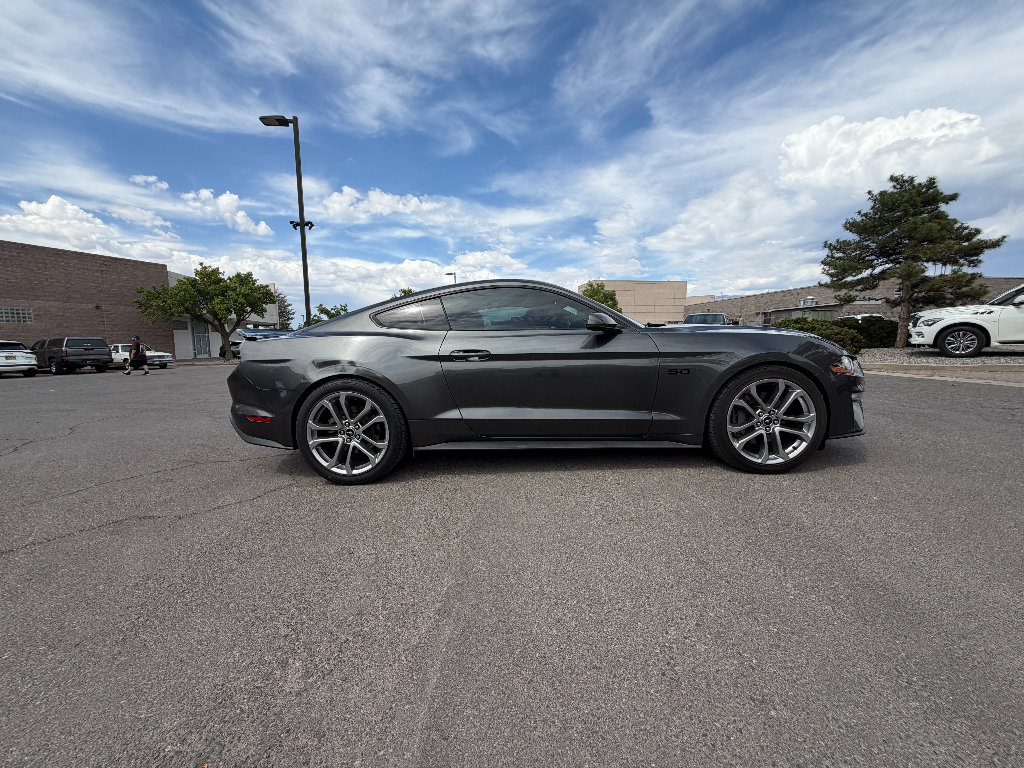 Used 2018 Ford Mustang GT Premium w/ Black Accent Package RWD image 5