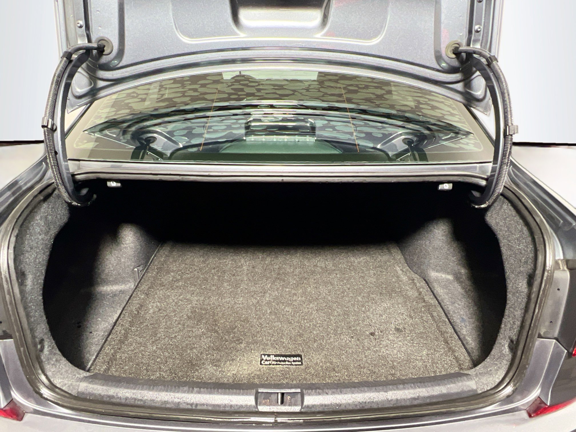 Used 2018 Volkswagen Passat 2.0T SE image 34