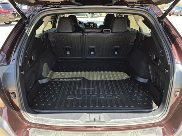 Certified 2025 Subaru Outback Limited AWD/4WD image 11