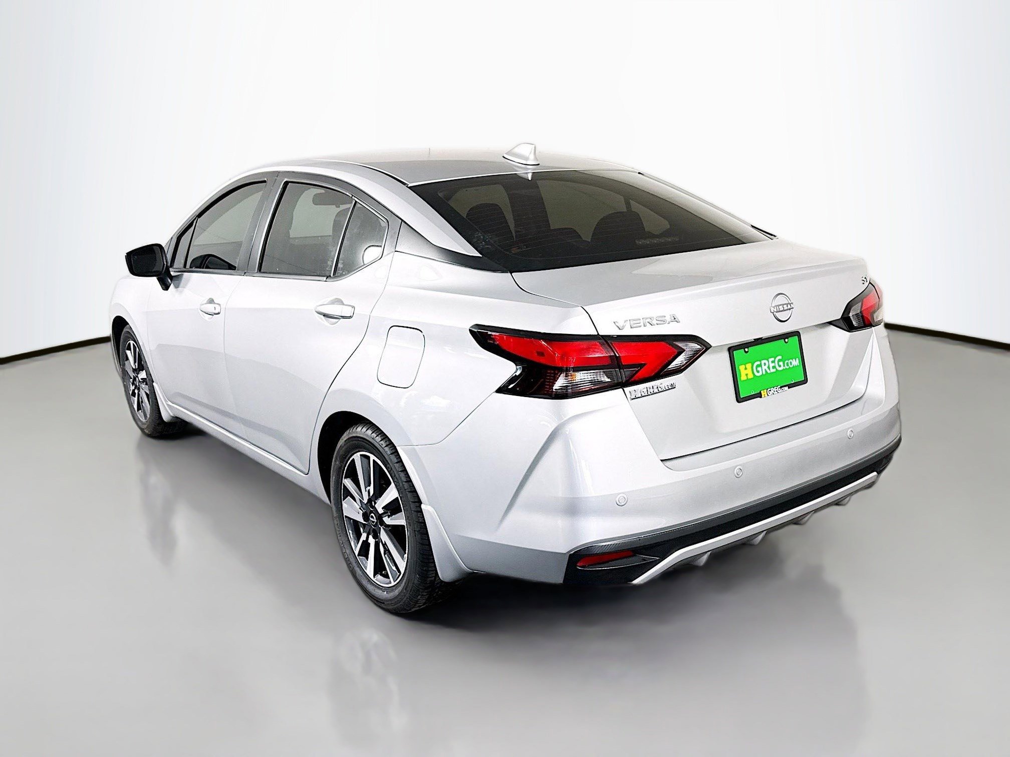 Used 2024 Nissan Versa SV w/ Trunk Package image 7