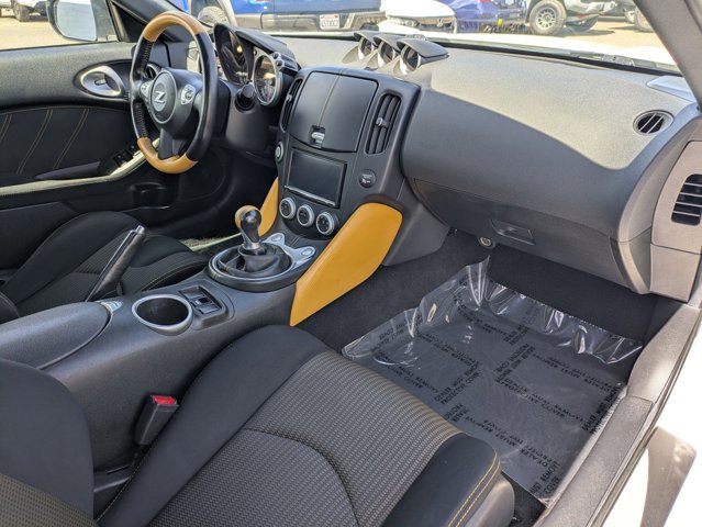 Used 2019 Nissan 370Z Coupe w/ Z34 Heritage Edition - White RWD image 17