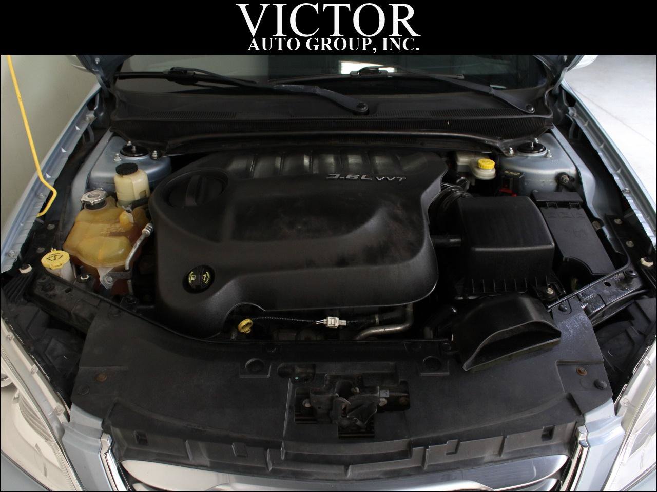 Used 2013 Chrysler 200 Limited FWD image 29
