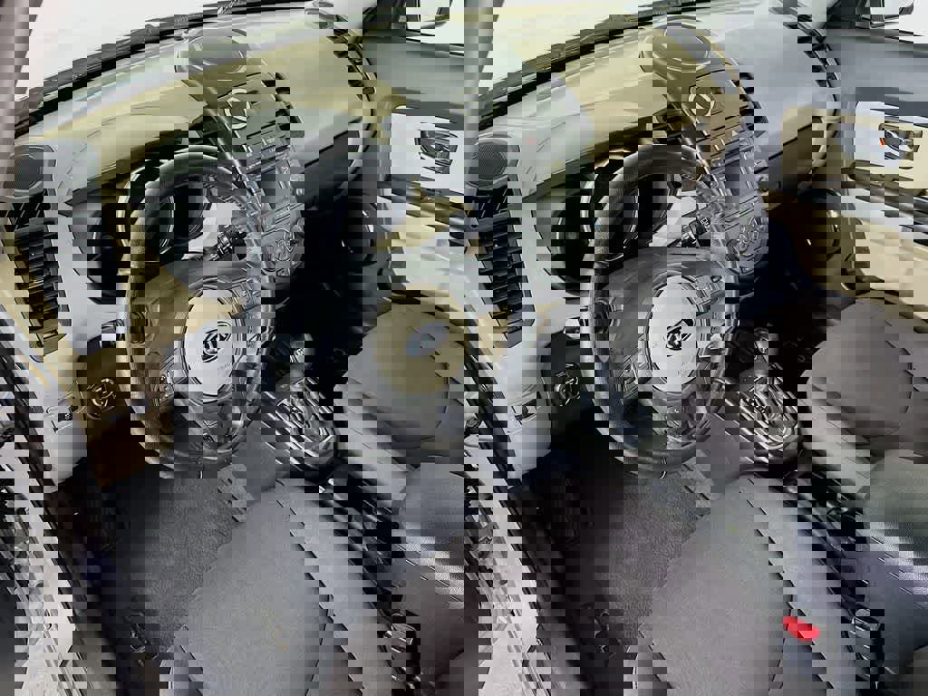 Used 2012 Kia Soul ! image 2