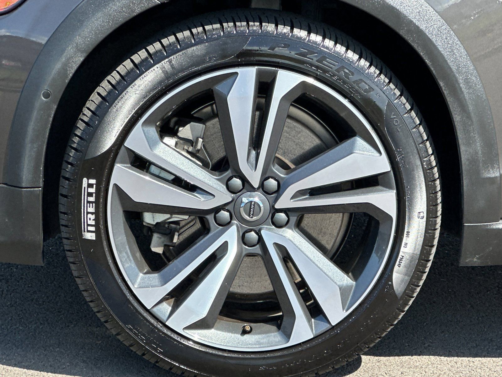 Used 2025 Volvo V60 B5 Cross Country Plus image 31