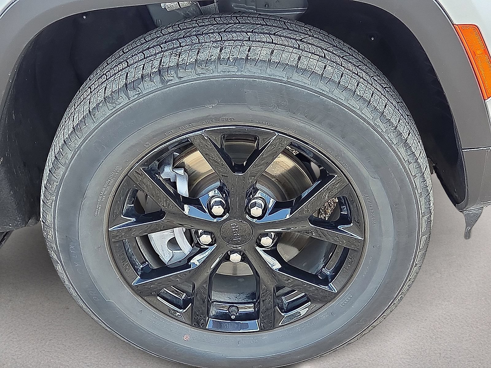 Used 2025 Jeep Grand Cherokee Altitude AWD/4WD image 11