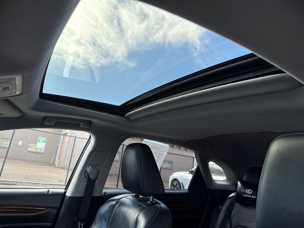 Used 2019 Lexus RX 450h AWD image 19