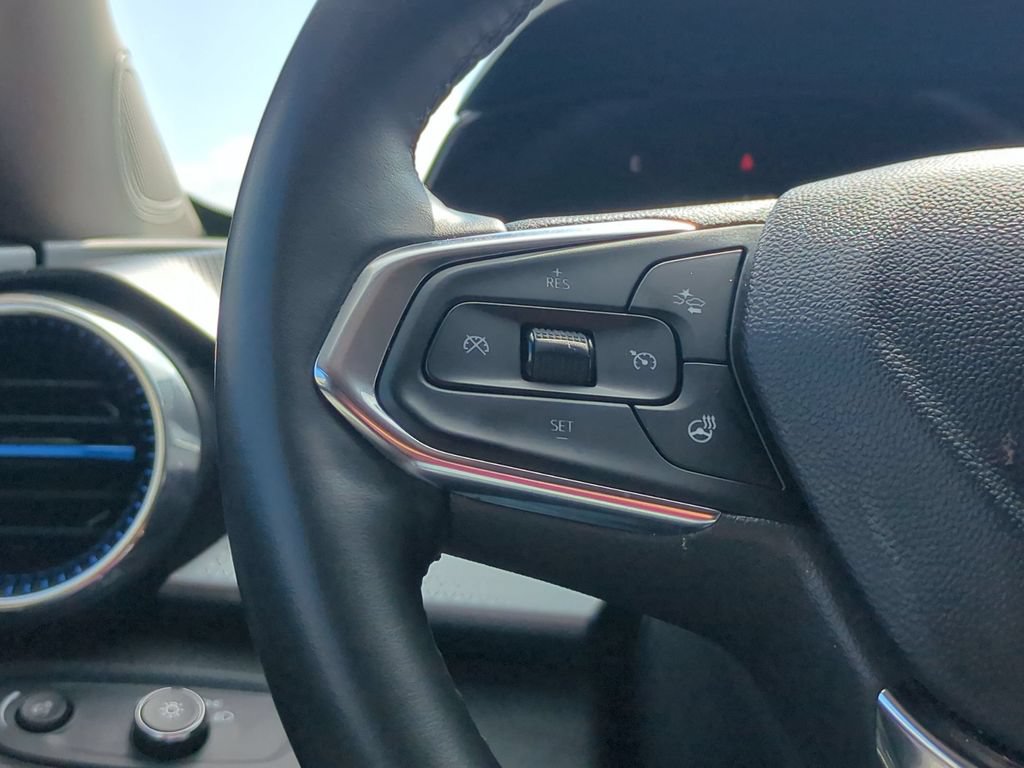 Used 2025 Chevrolet Trax LT w/ LT Convenience Package FWD image 20