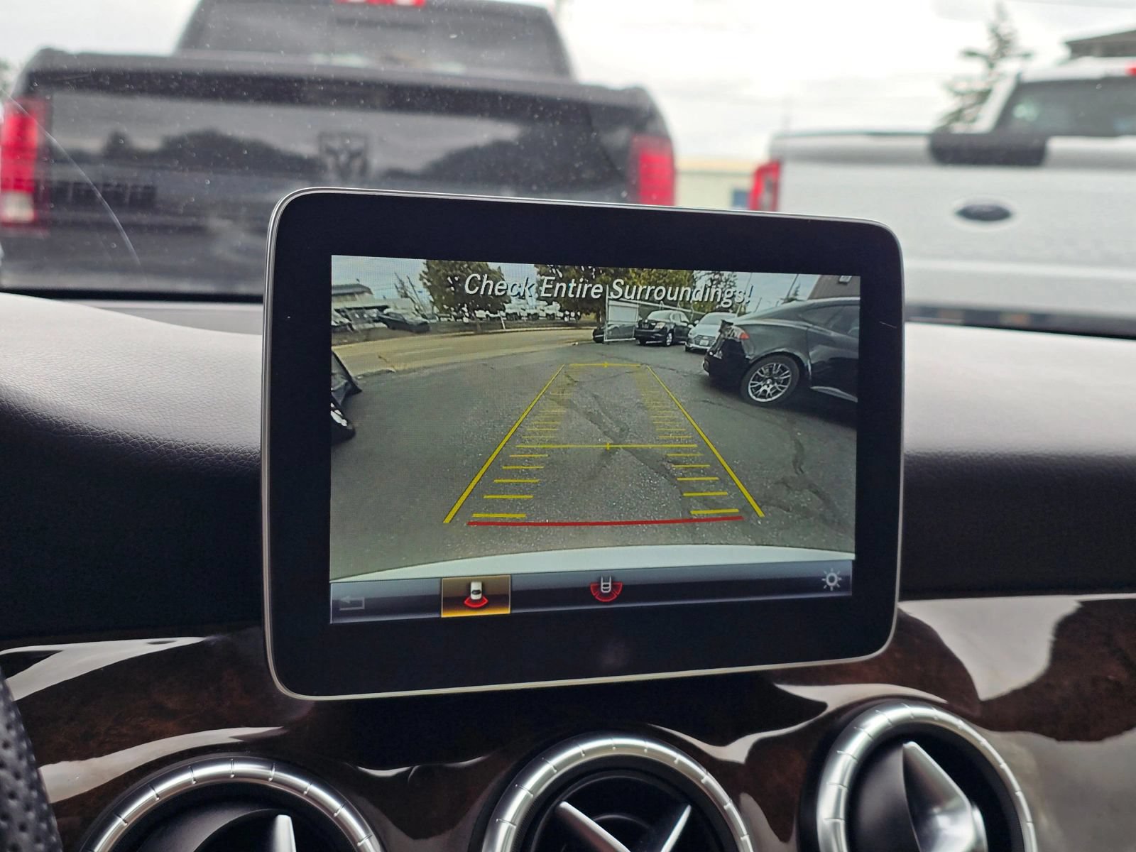 Used 2019 Mercedes-Benz CLA 250 4MATIC image 32