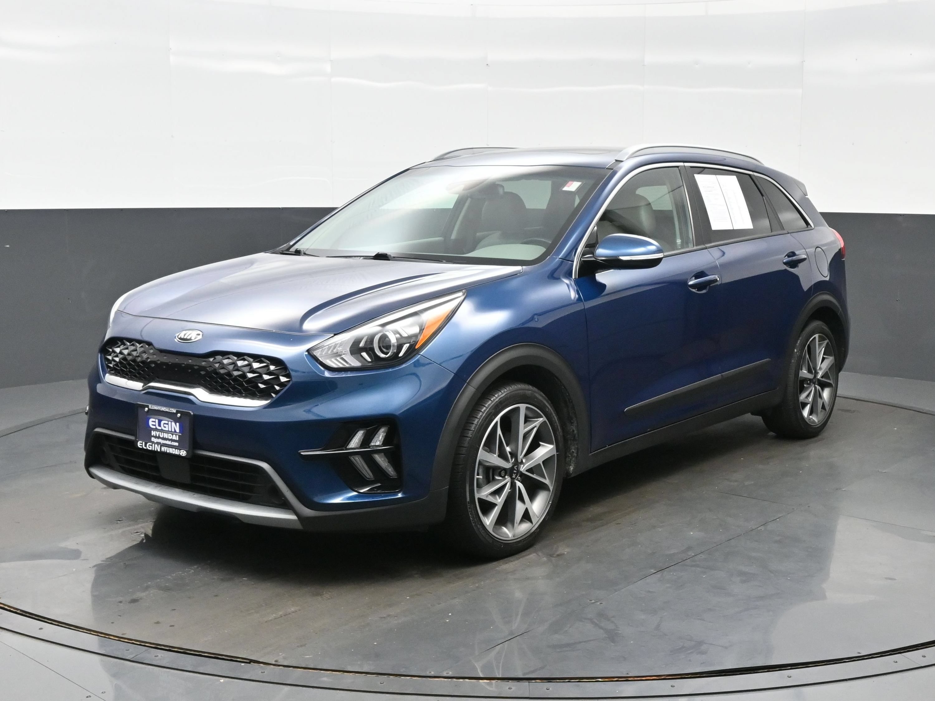 Used 2021 Kia Niro Touring FWD image 2