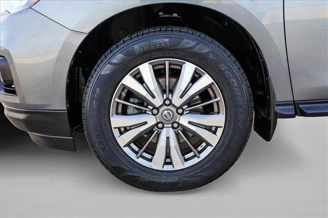 Used 2018 Nissan Pathfinder S image 9