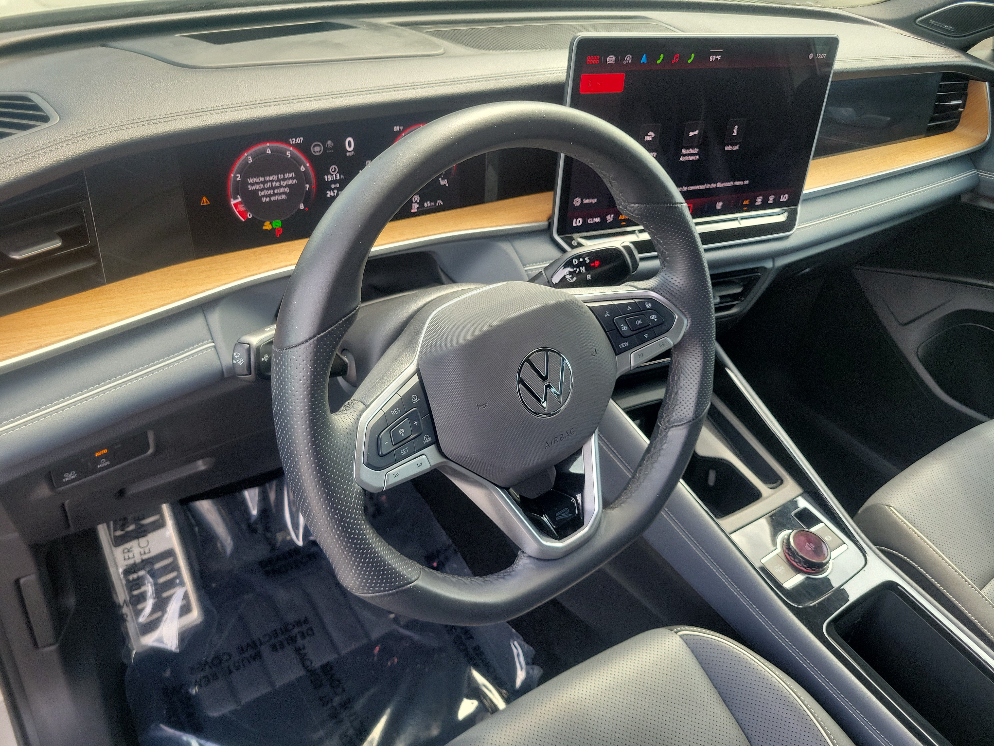 Used 2025 Volkswagen Tiguan SEL R-Line AWD/4WD image 9