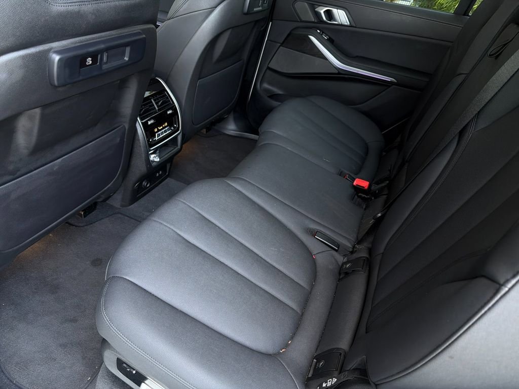 Used 2021 BMW X7 xDrive40i w/ Premium Package AWD/4WD image 12