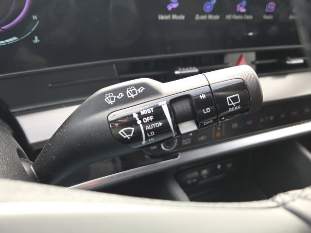 Used 2025 Kia Sportage EX image 42