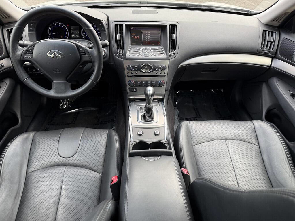 Used 2011 INFINITI G37 Journey w/ Premium Pkg image 14