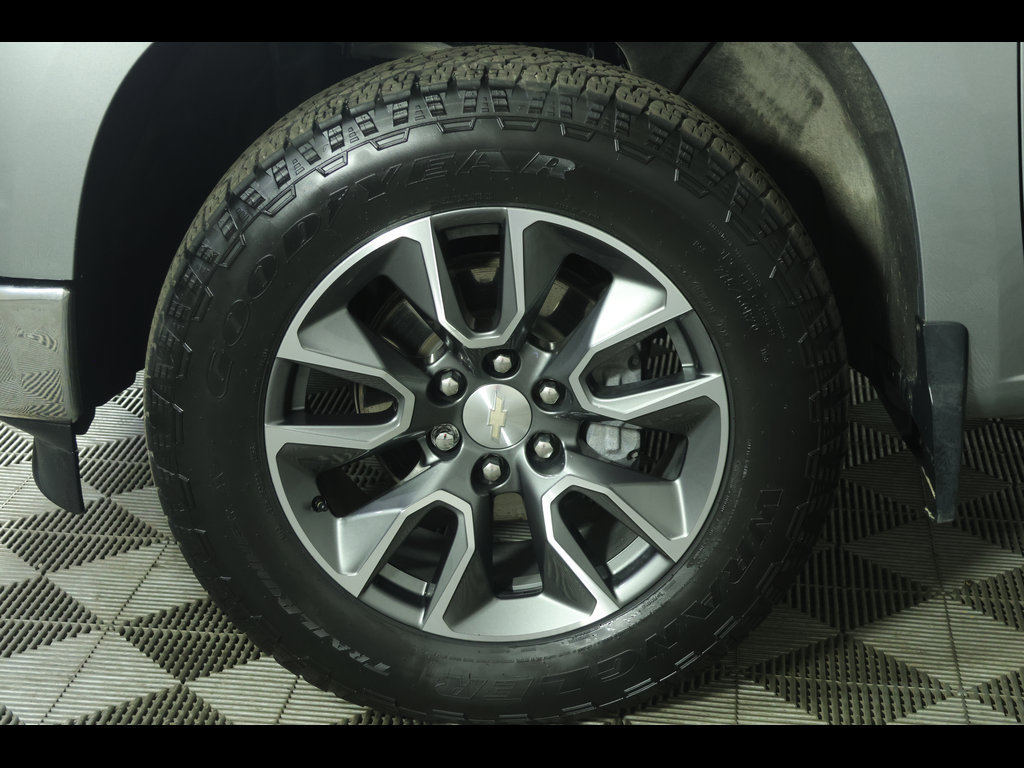 Used 2024 Chevrolet Silverado 1500 LT AWD/4WD image 13